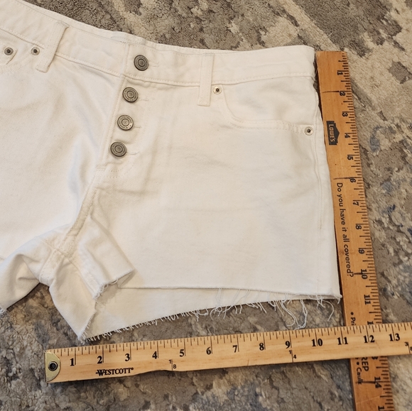 NWT Lucky Brand White Cutoff Jeans shorts. Exposed button fly. Women's size 6/28 - Picture 9 of 16